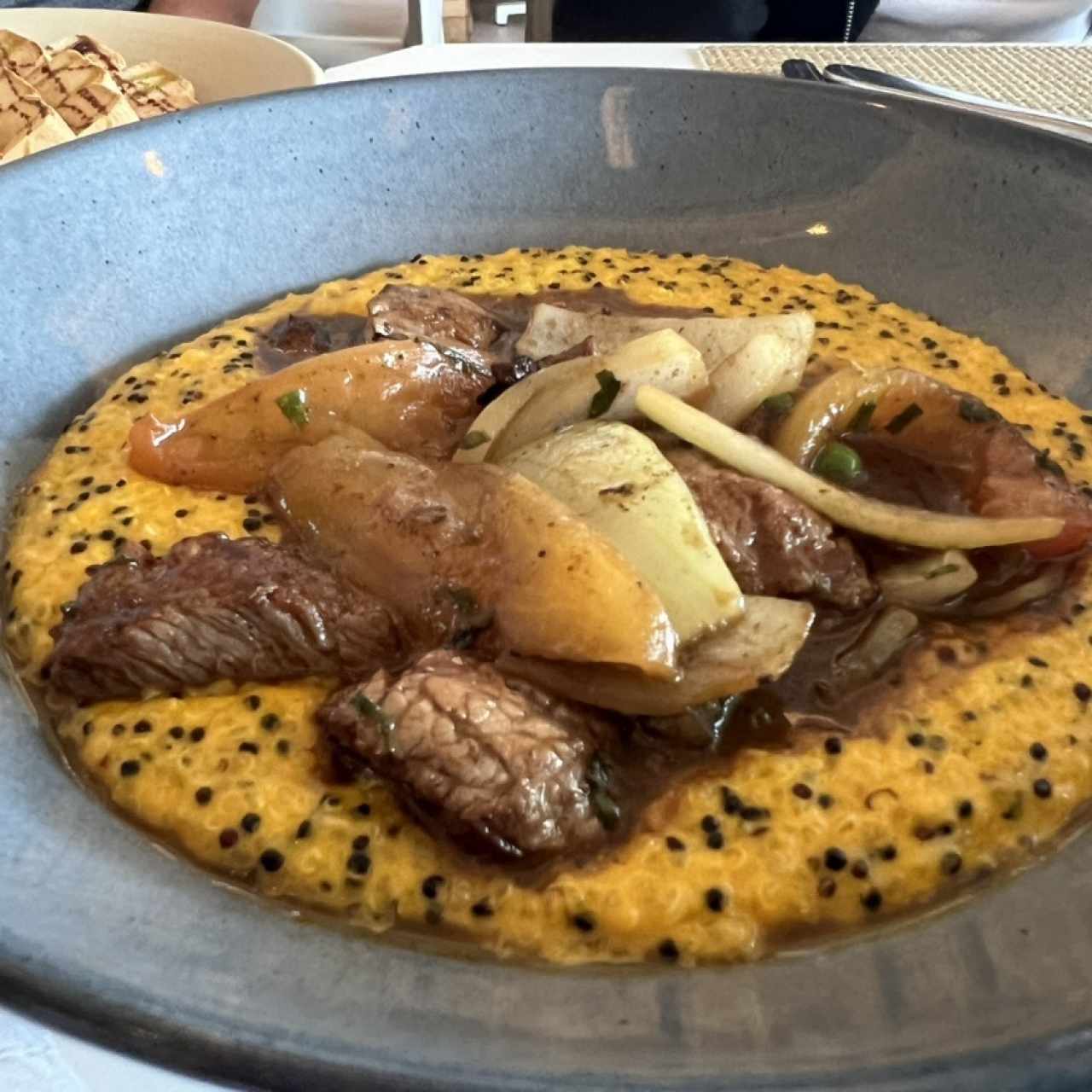 Rissoto de Quinoa con Lomo Saltado