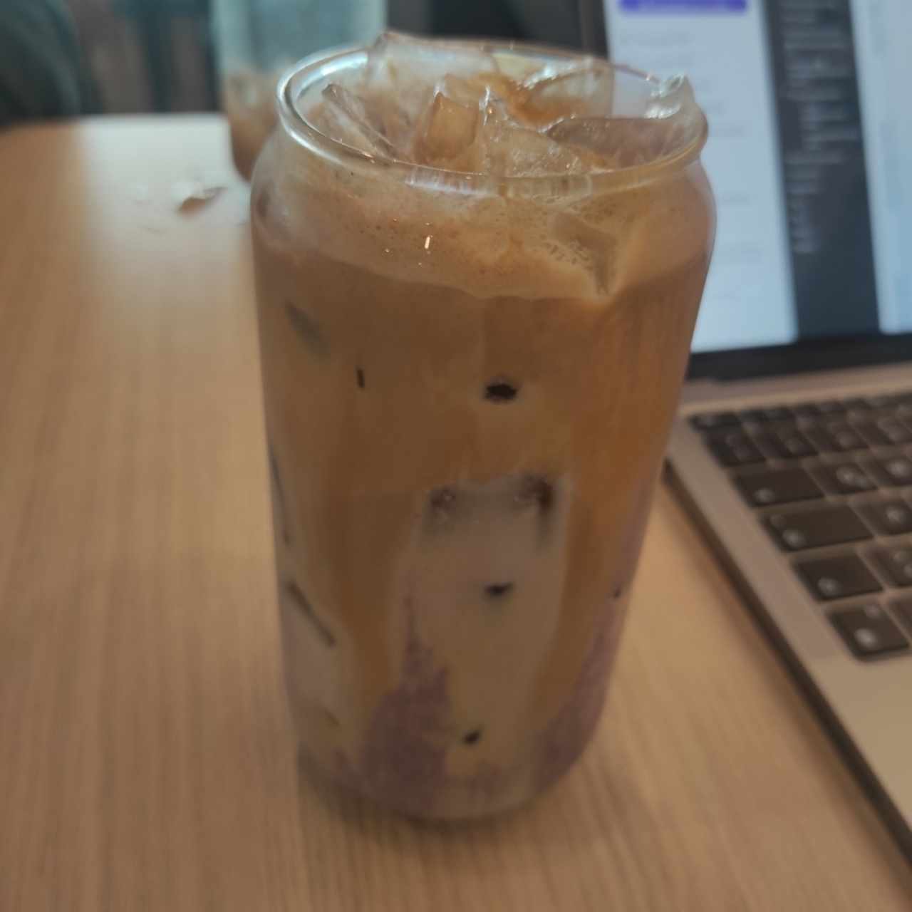 Iced latte de Taro