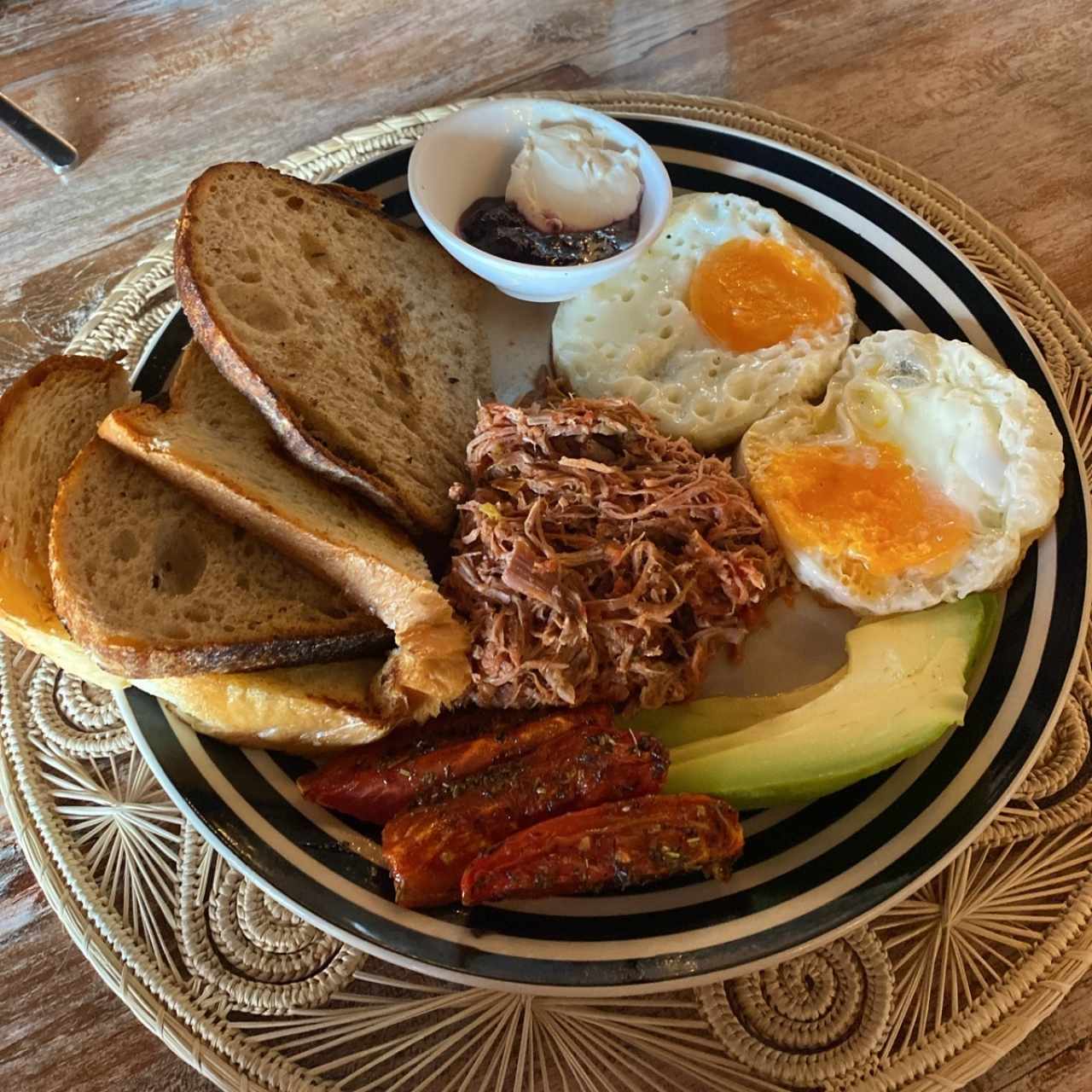 Huevos con ropa vieja