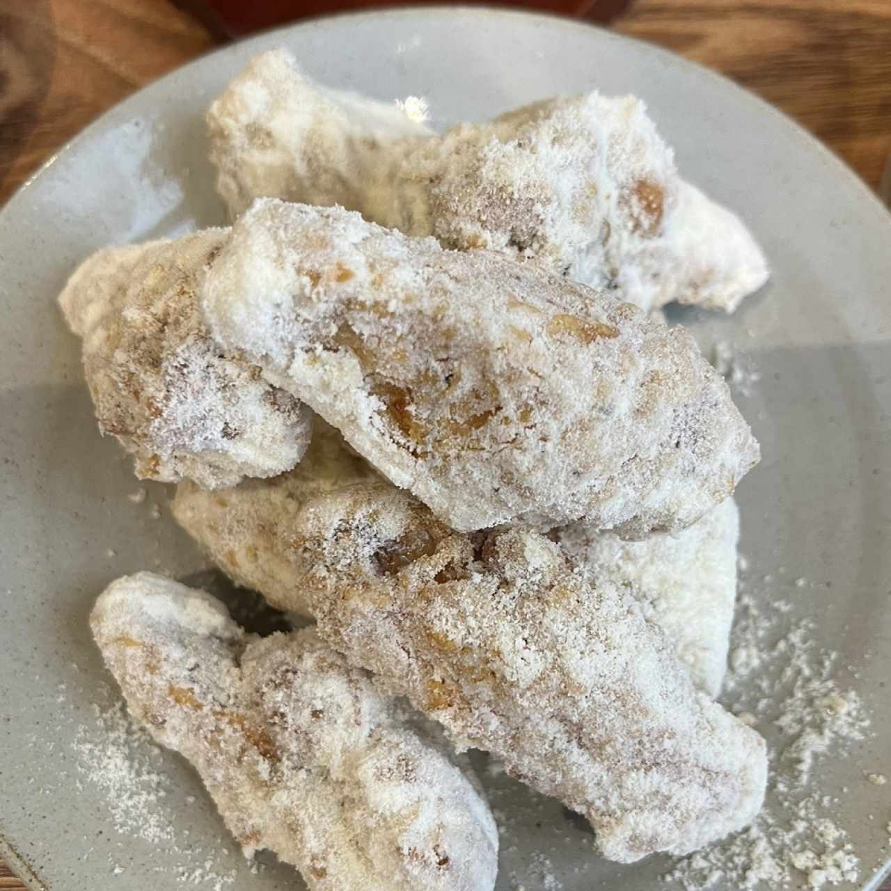 Alitas con polvo de mantequilla