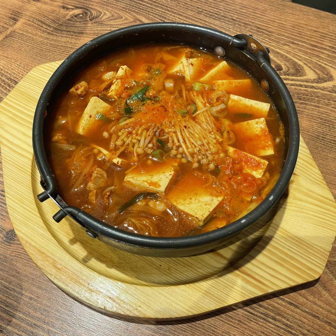 Kimchijeongol 