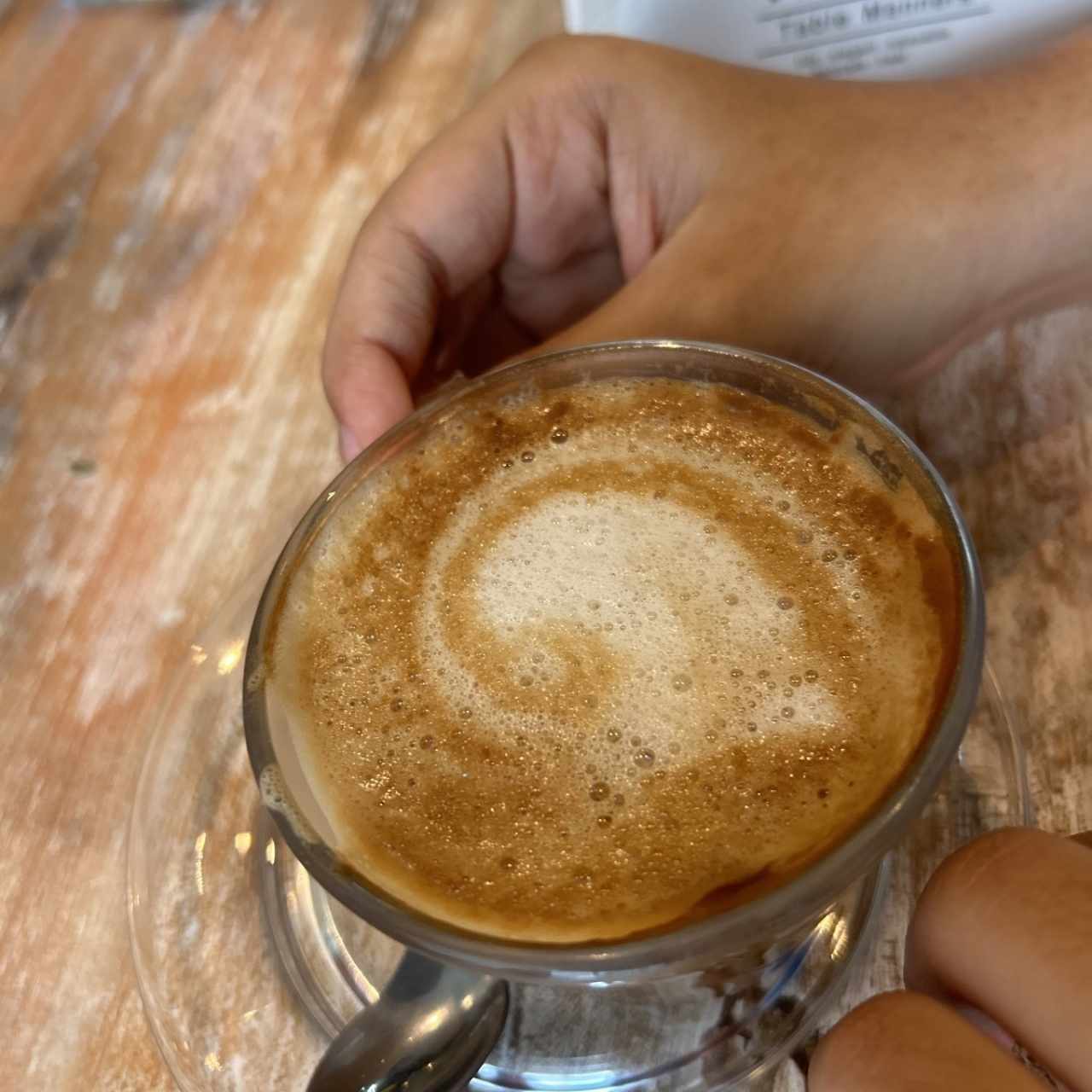 BEBIDAS CALIENTES - Cafés: Capuccino Latte