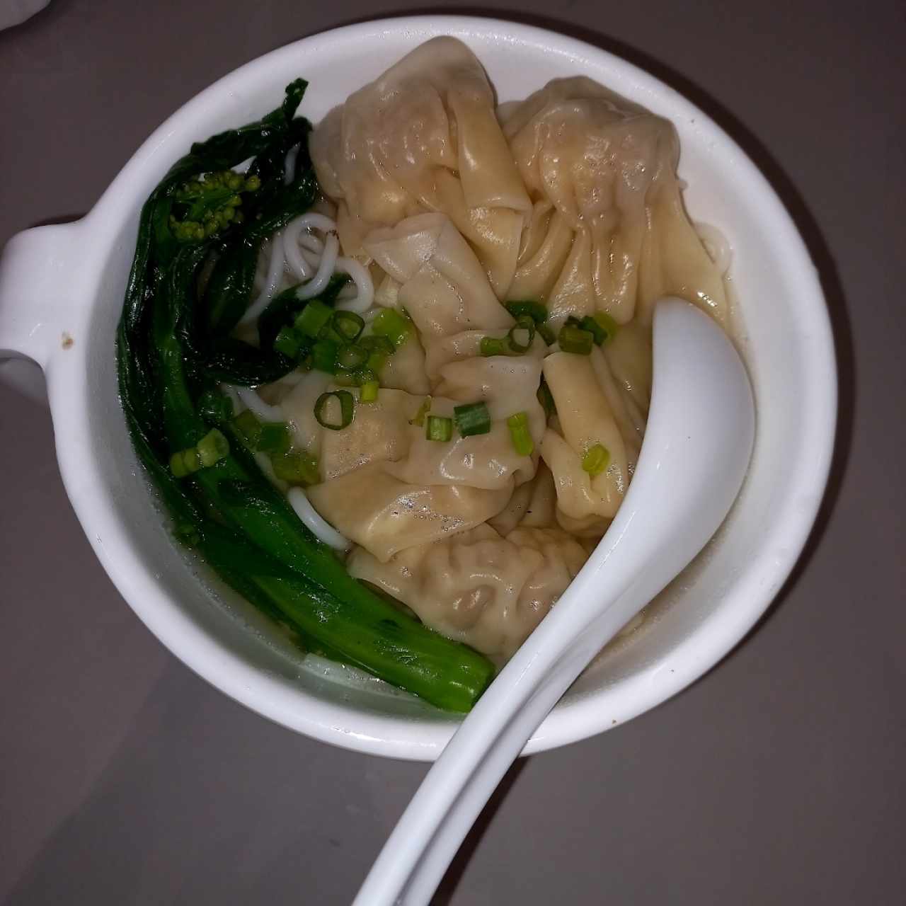 Sopa de wonton combinación 