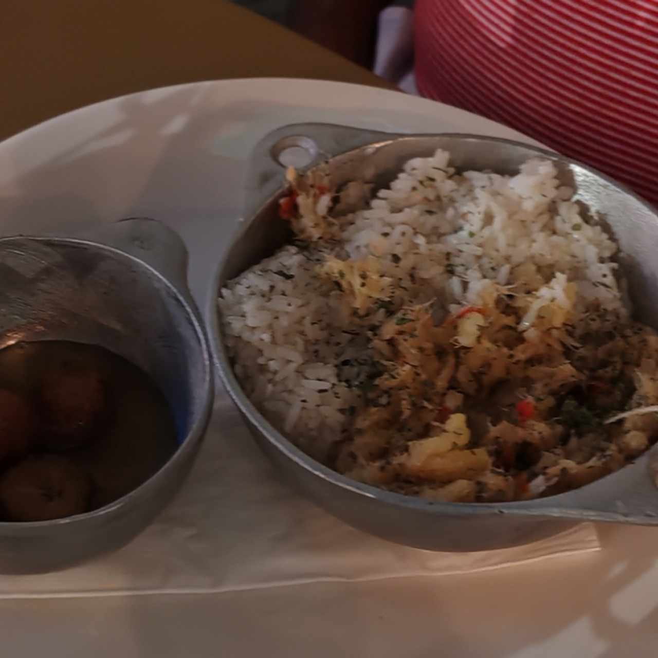 Bacalao con arroz con coco y plátano 