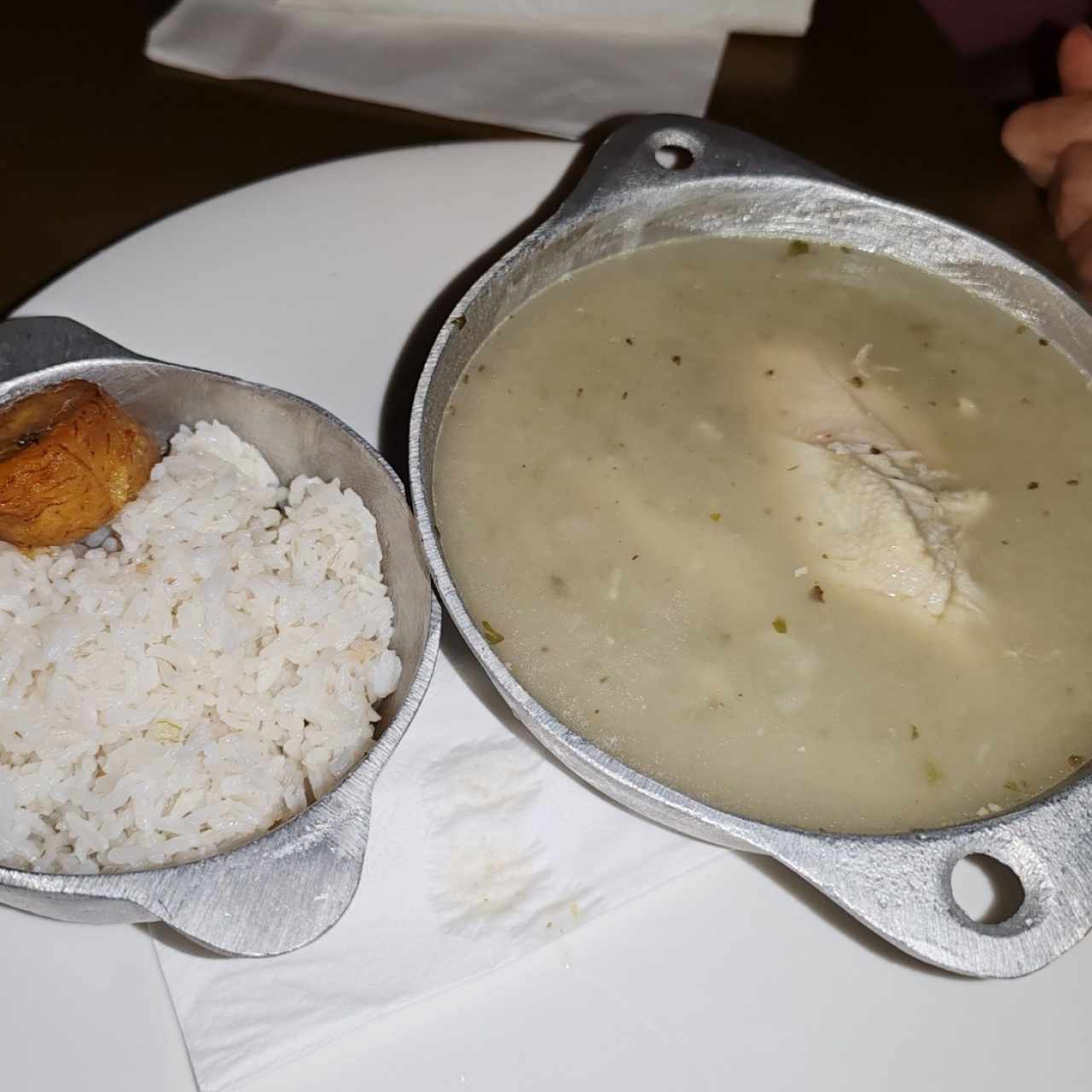 Sancocho con arroz con coco