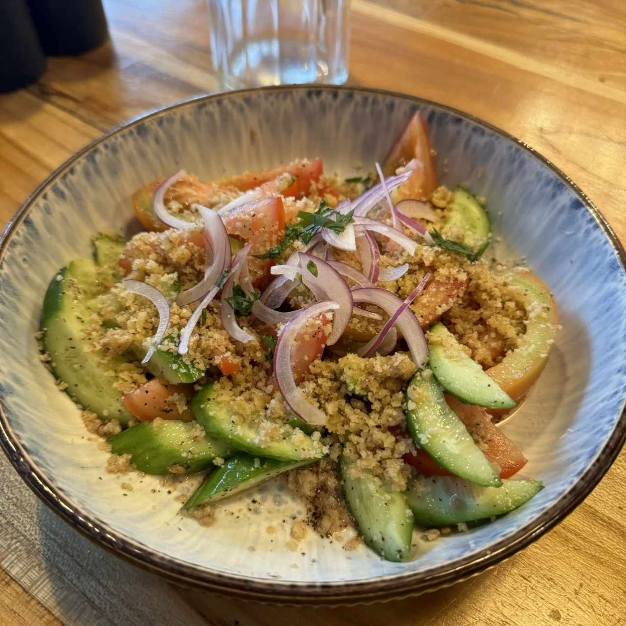 GEORGIAN SALAD WITH WALNUTS