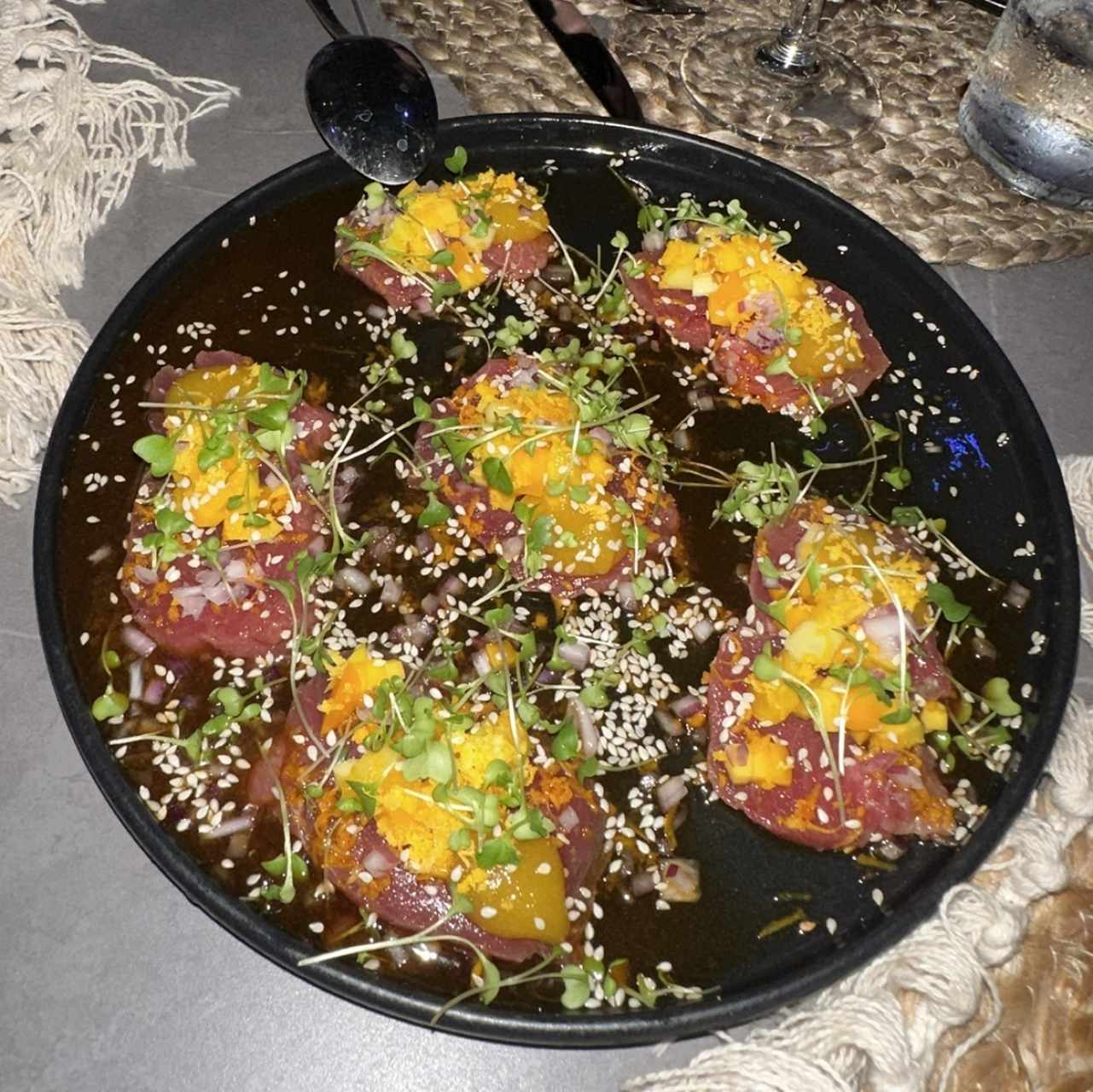 Tiradito de Atún Con los mangos bajitos (GF)