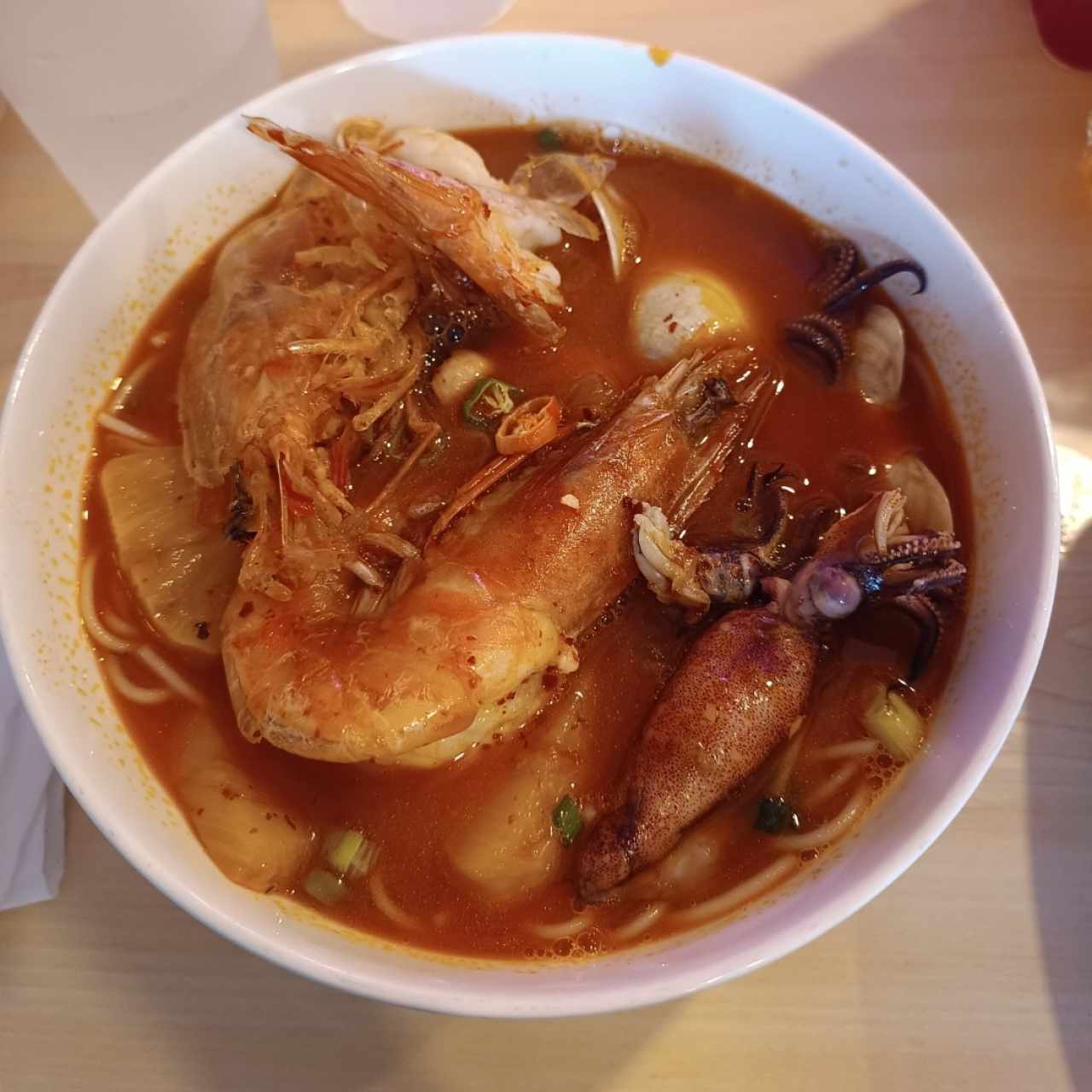 Bun Hai San - sopa de mariscos mixto con Mei fun 