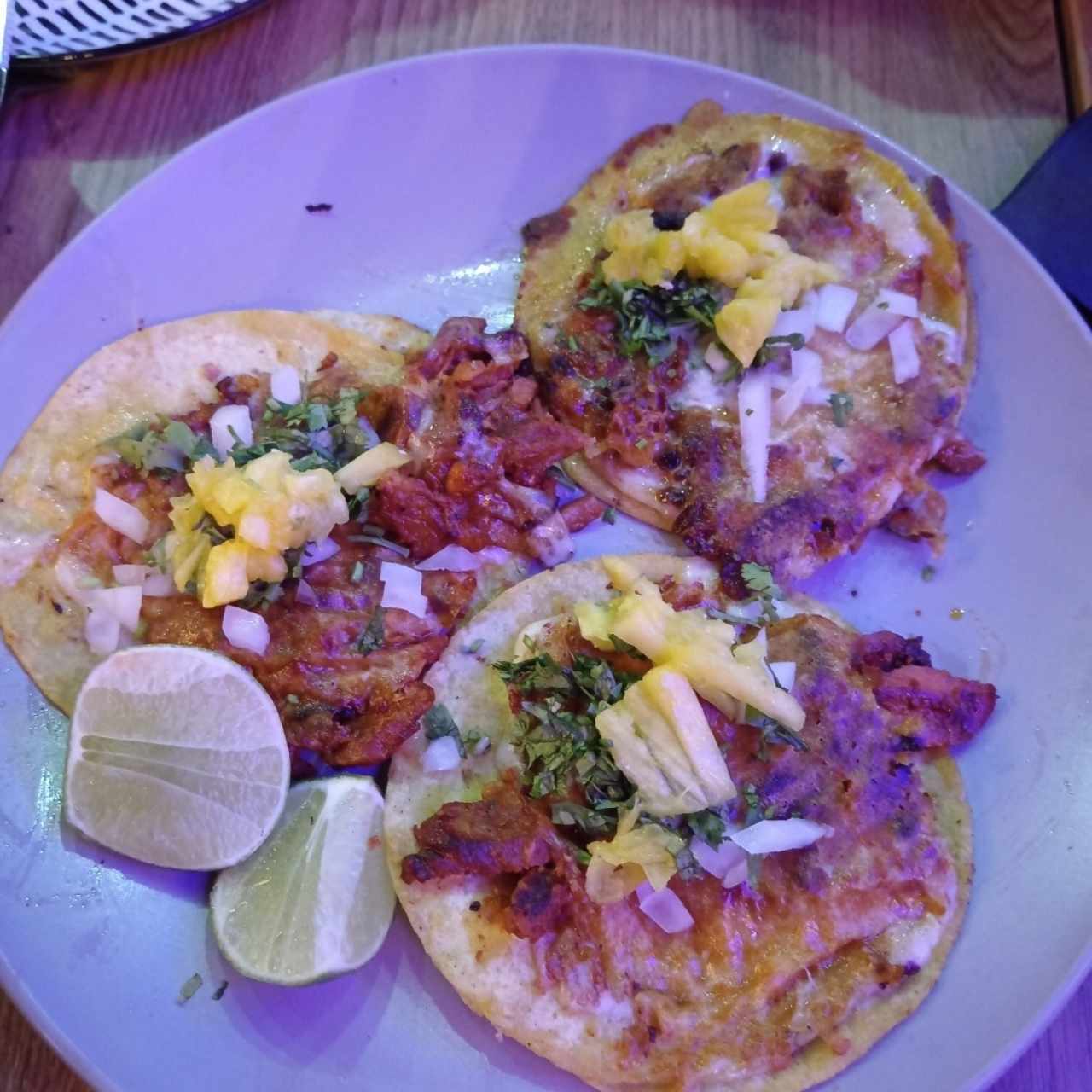 tacos suaves al pastor , delicioso