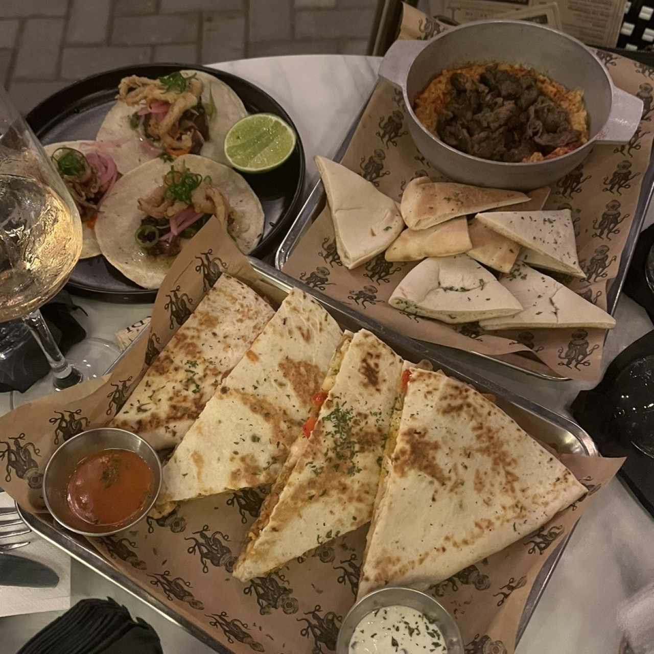 Tacos de pulpo😋 Enchiladas y humus 😋