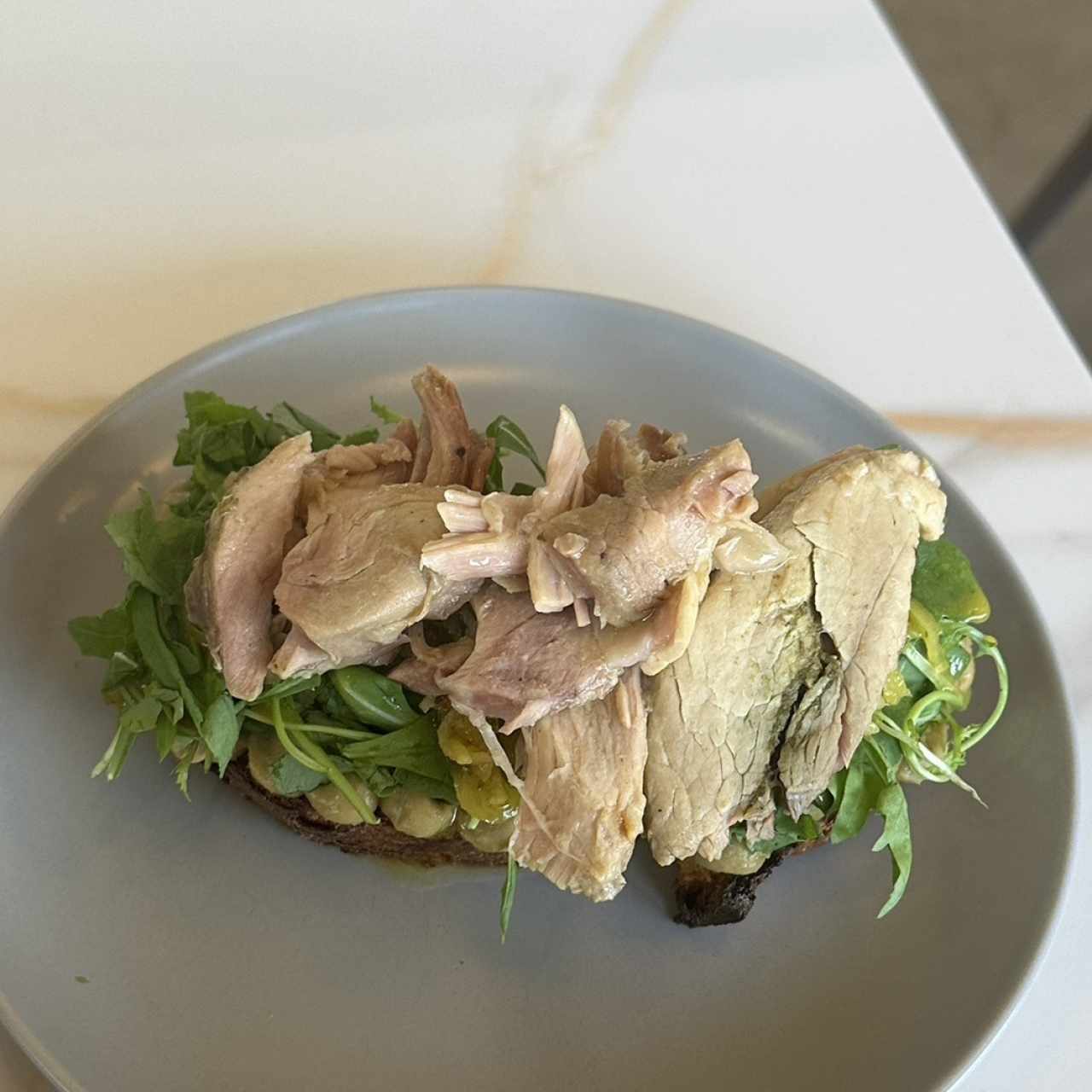 Tostada de Pernil con Pifia