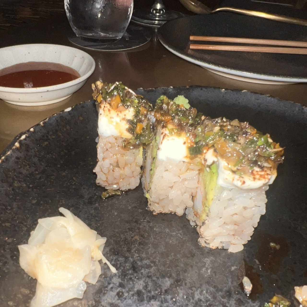 Sushi con chimichurri
