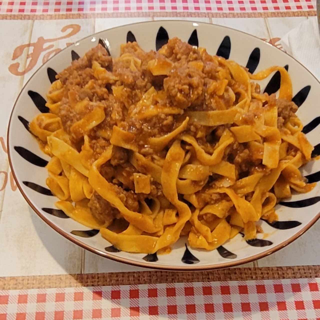 Tagliatelli boloñesa 