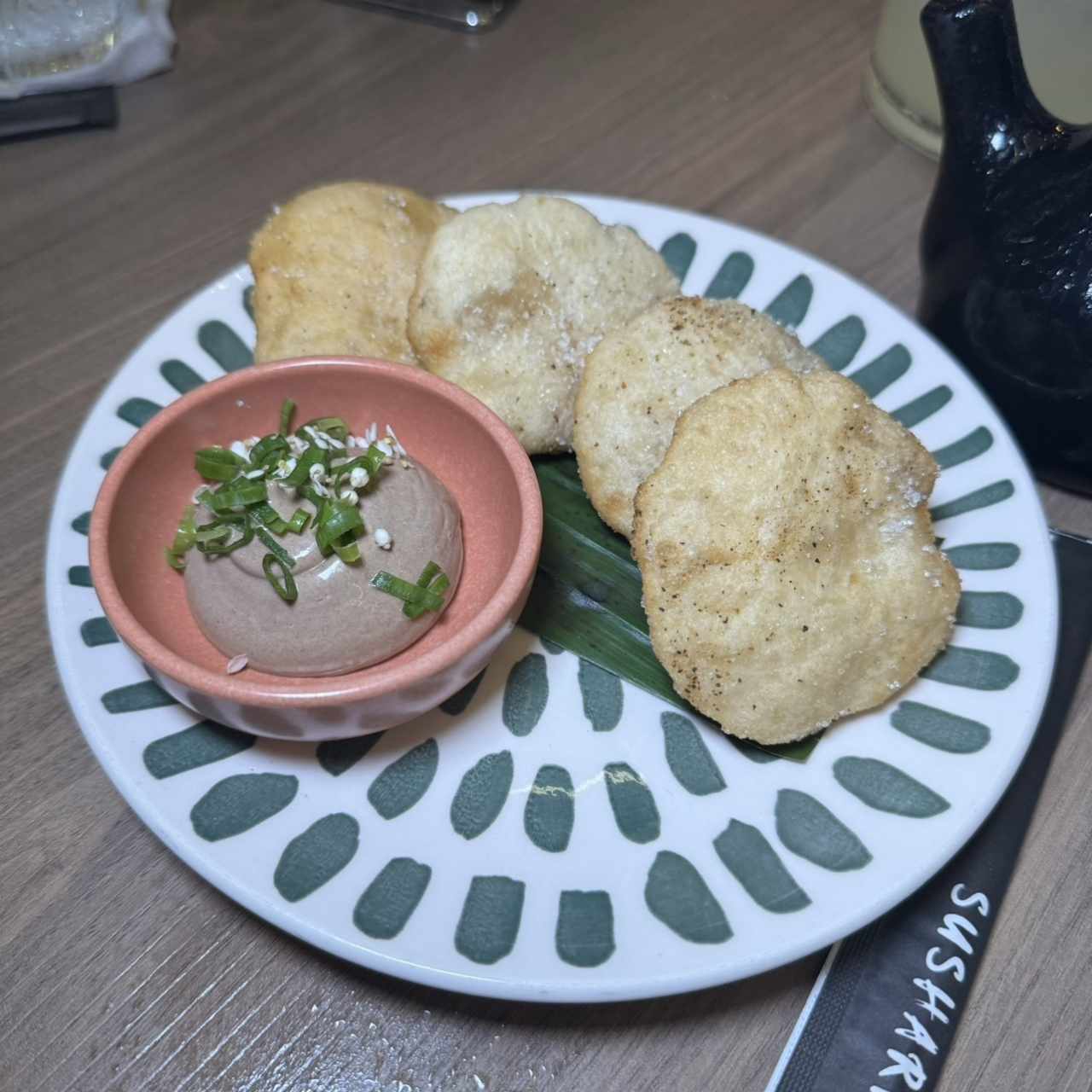 Hojaldres con Mayonesa de Ajo Negro