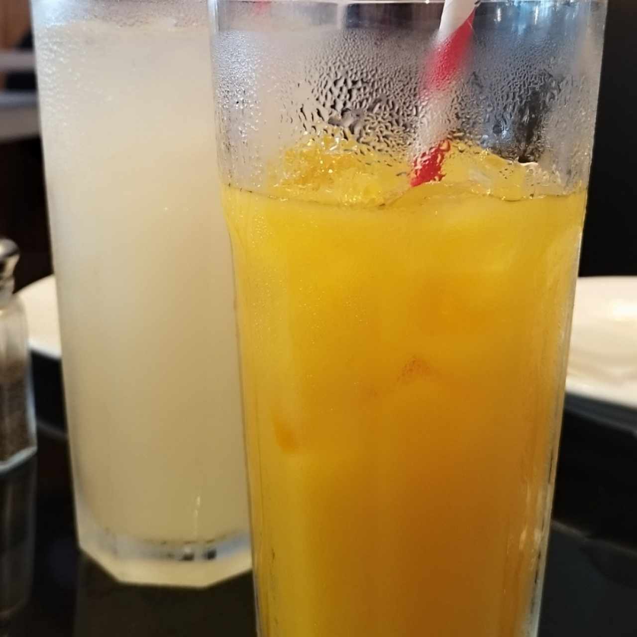 Jugo de naranja y limonada