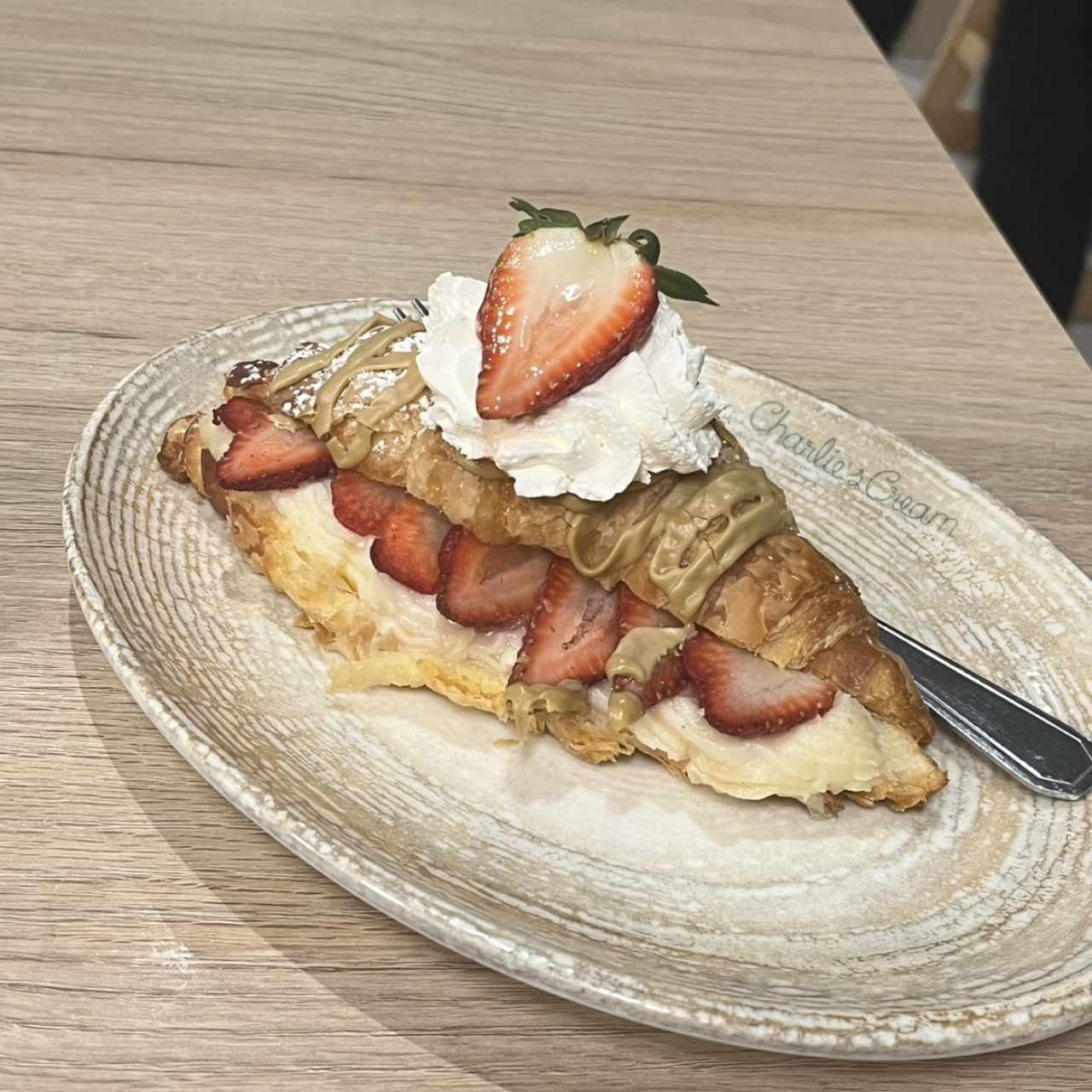 Croissant de crema pastelera y pistacho