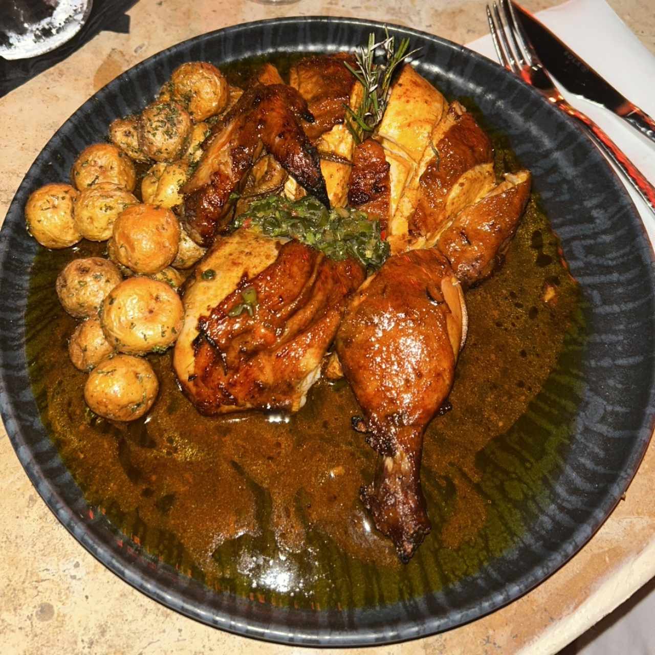 POLLO A LA BRASA