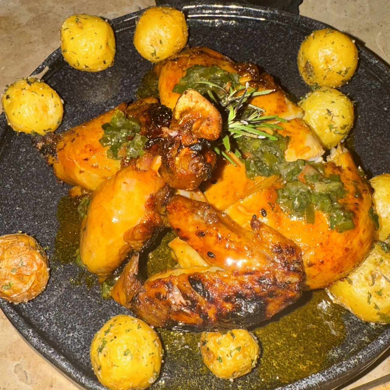 POLLO A LA BRASA