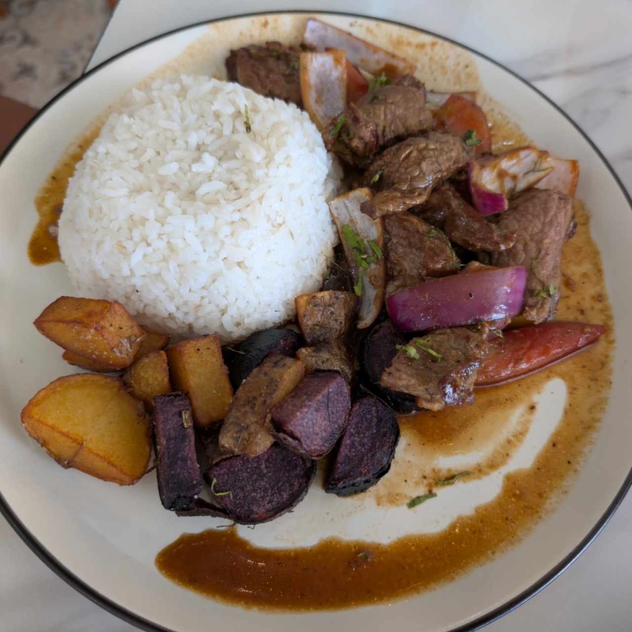 Platos Principales - Lomo saltado Patria