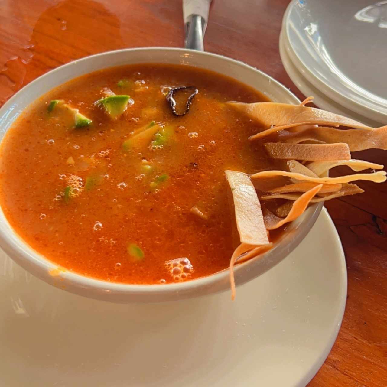 Sopa azteca (sopa de tortillas)