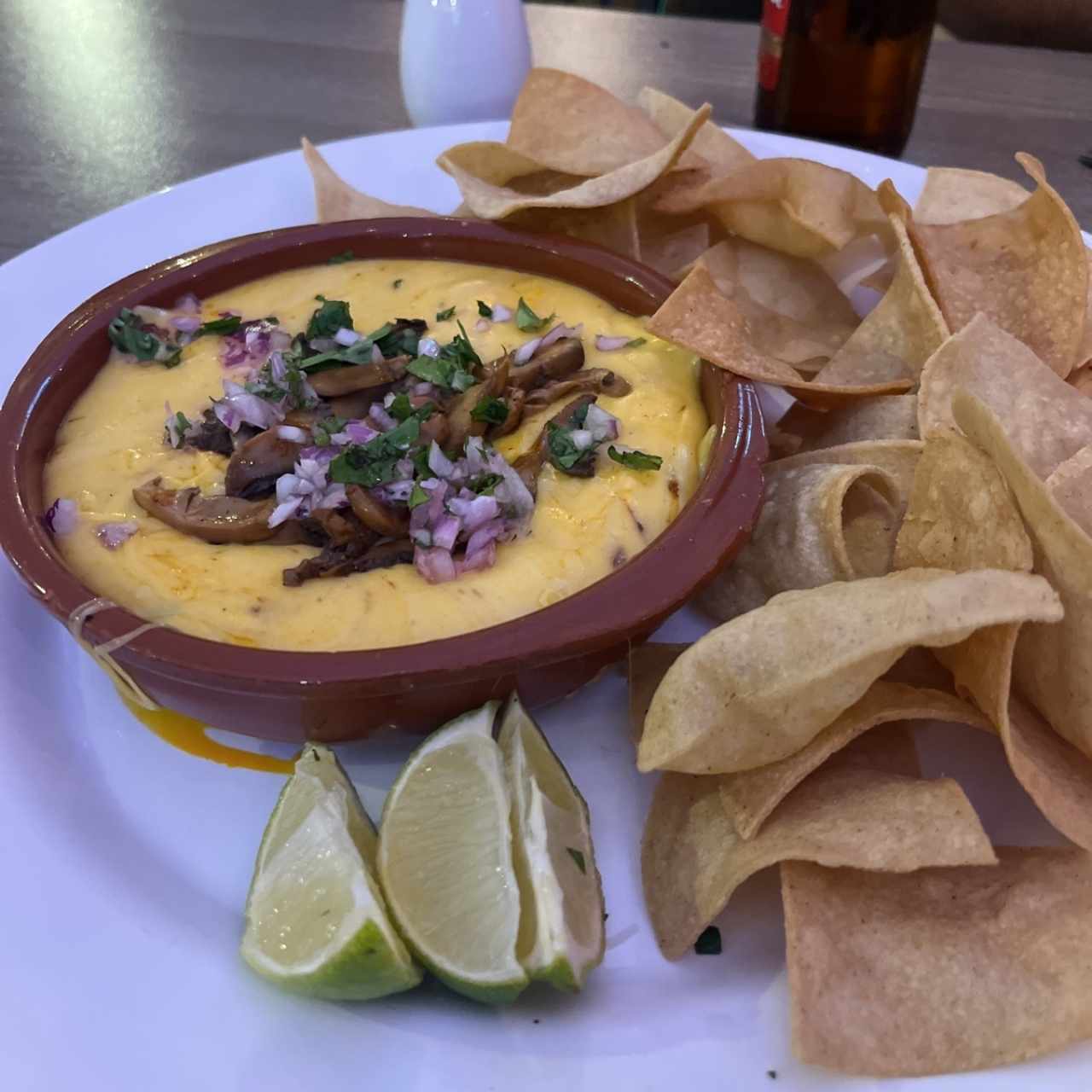 Queso fundido con champiñones 