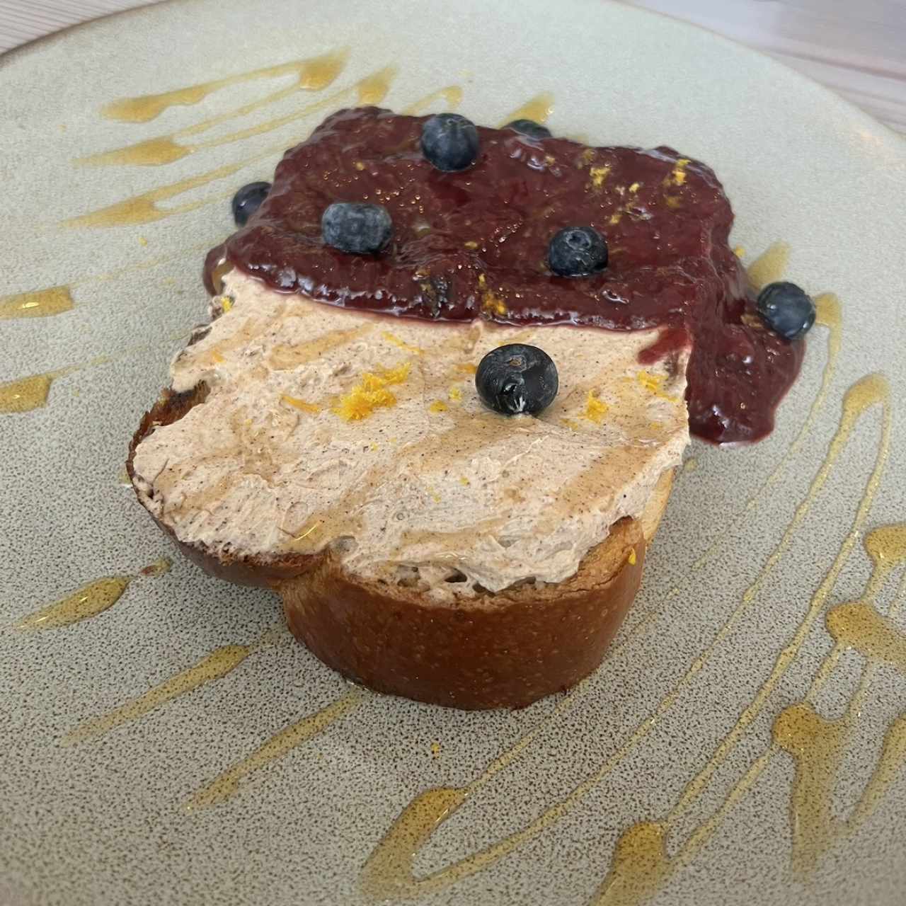 Brioche Toast y Frutos Rojos