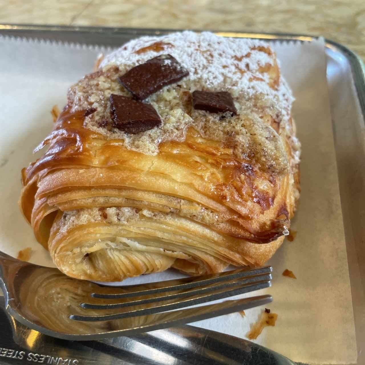 Croissant de almendras y chocolate