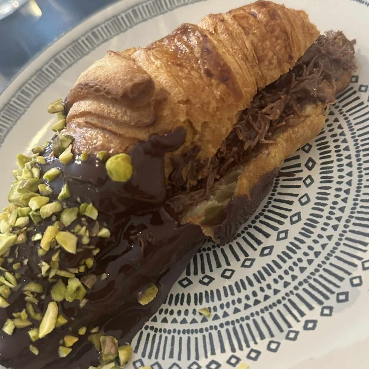 Croissant chocolate y pistacho