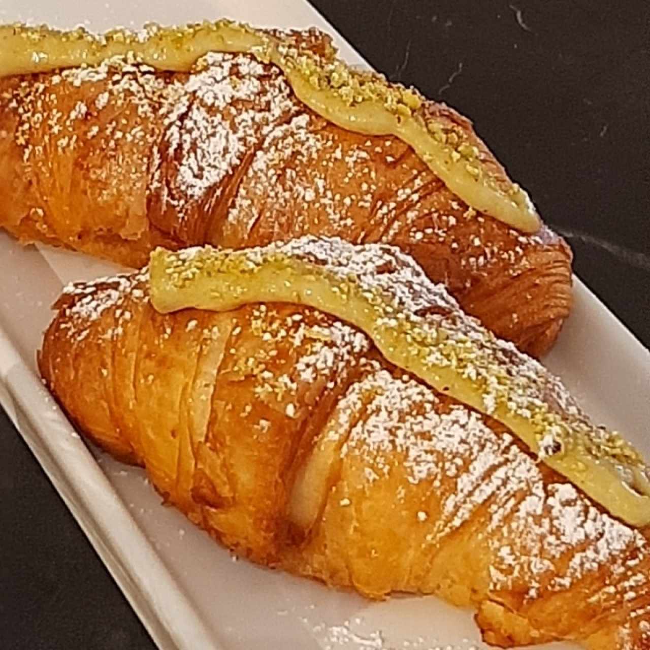 HORNEADOS - Croissant de Pistachio