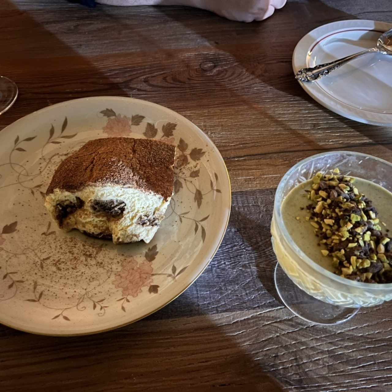 Tiramisu y casata de pistachio