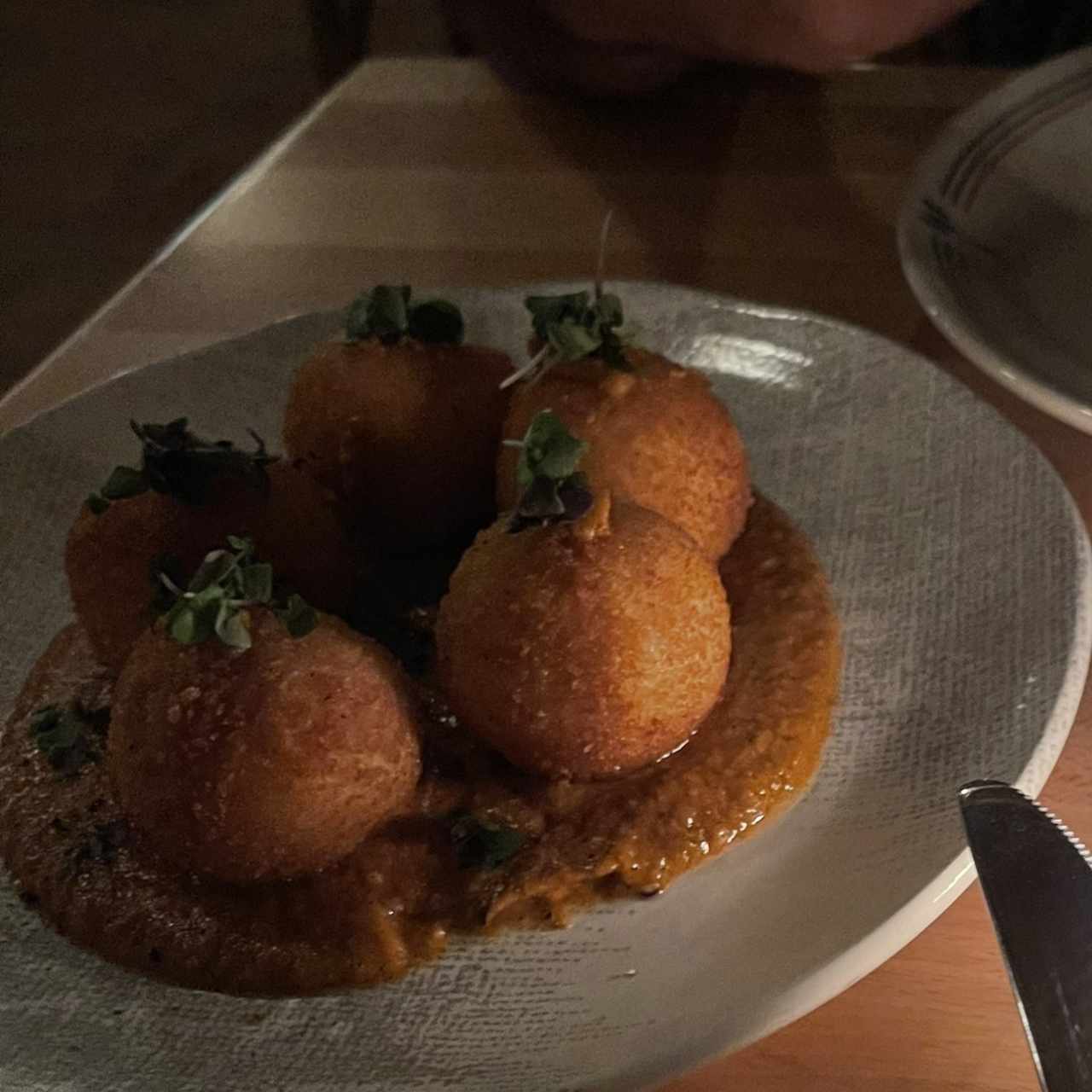 Crocchette di Patata E Formagio con Pomodoro Bruciato