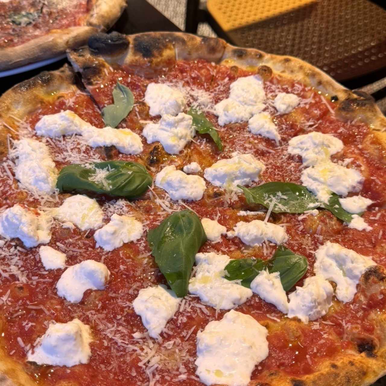 Pizzas Rojas - Margherita con Stracciatella