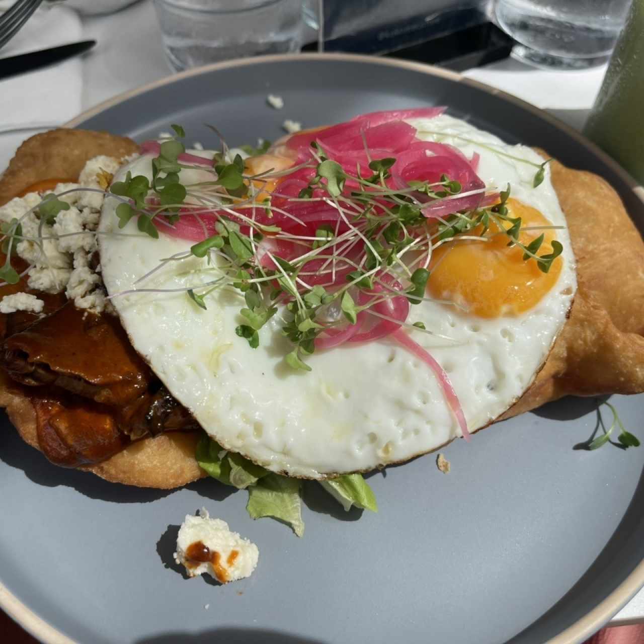 HOJALDRA BRISKET AL ESTILO AU CHEVAL