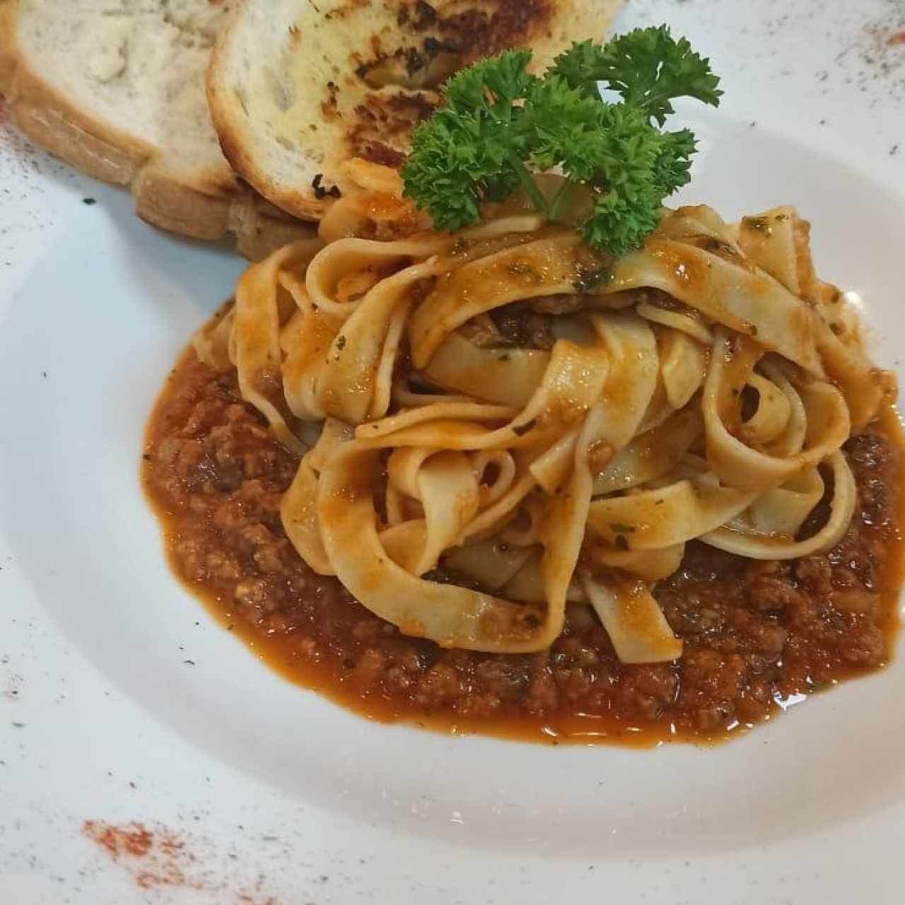 Fetuccini a la Bolognesa