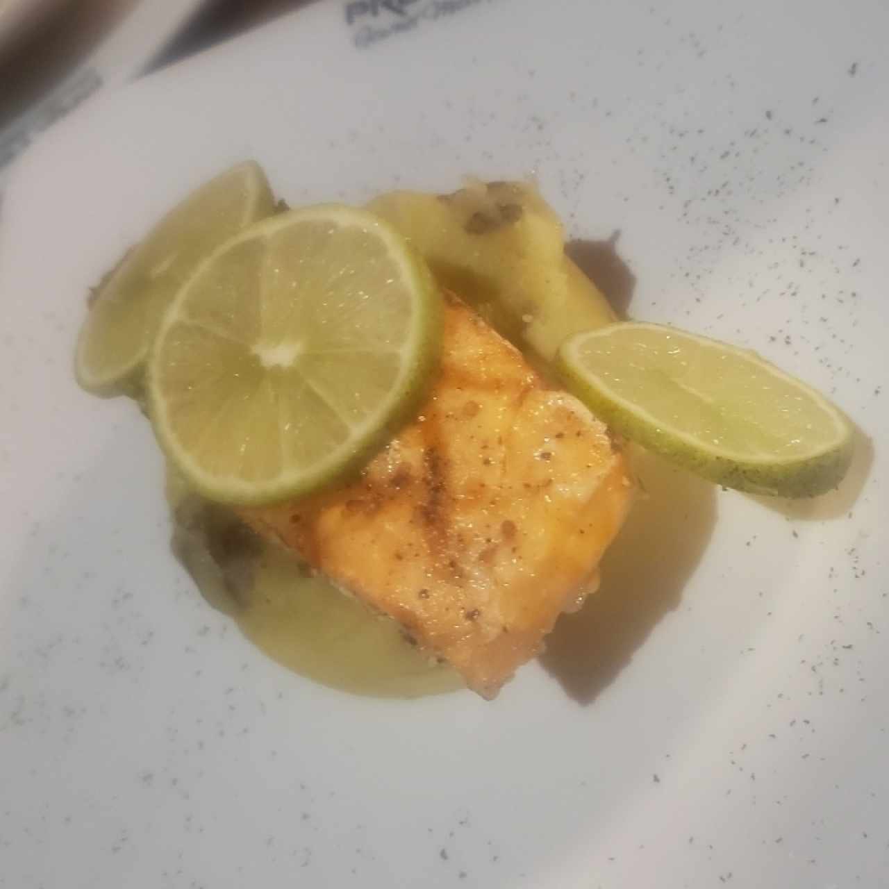 SALMÓN AL GRILL