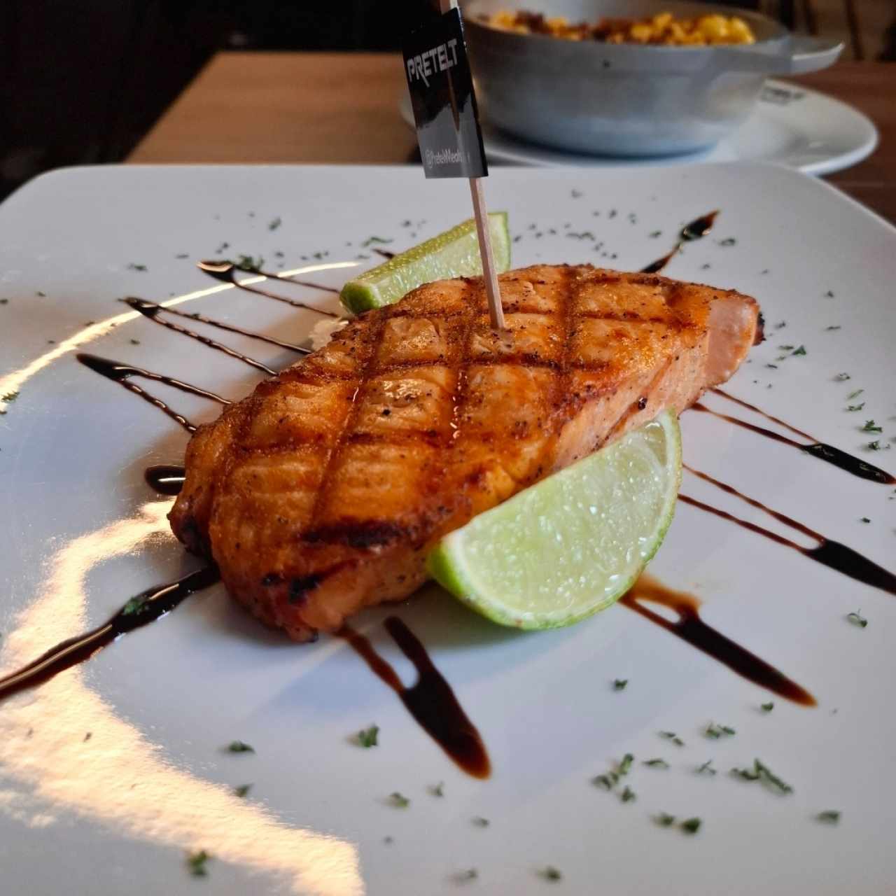 SALMÓN AL GRILL