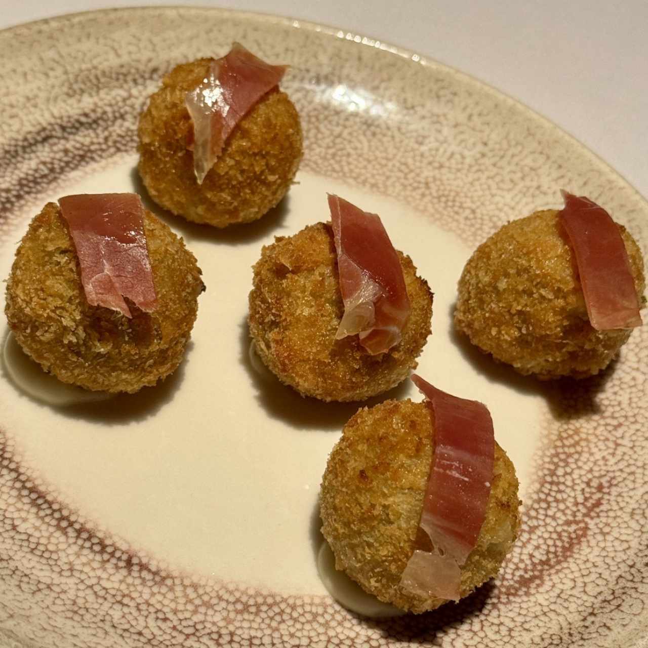 ENTRANTES CALIENTES - CROQUETAS DE JAMÓN