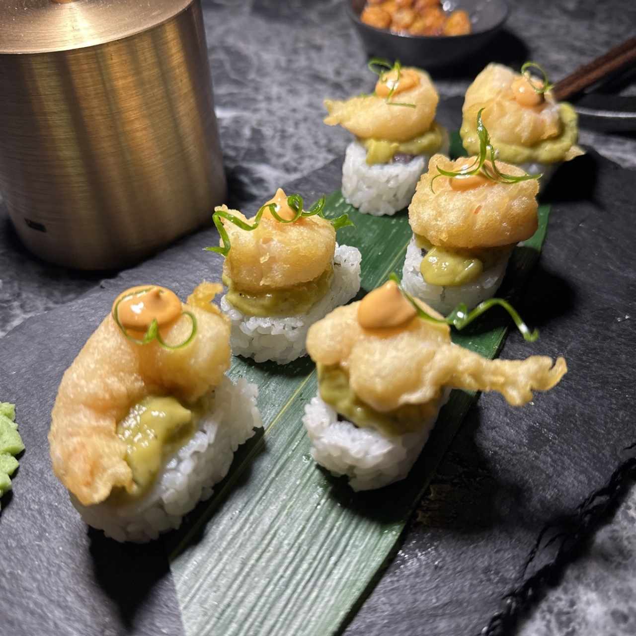 Sushi de camarones ( mango y chipotle)