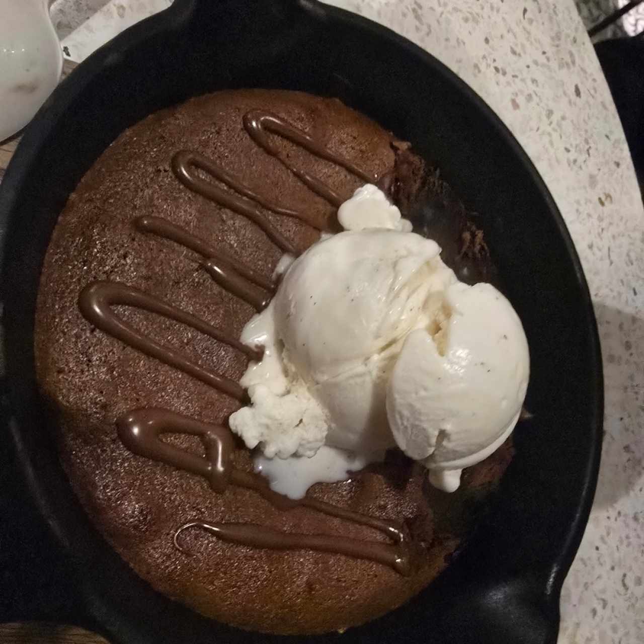 brownie con helado