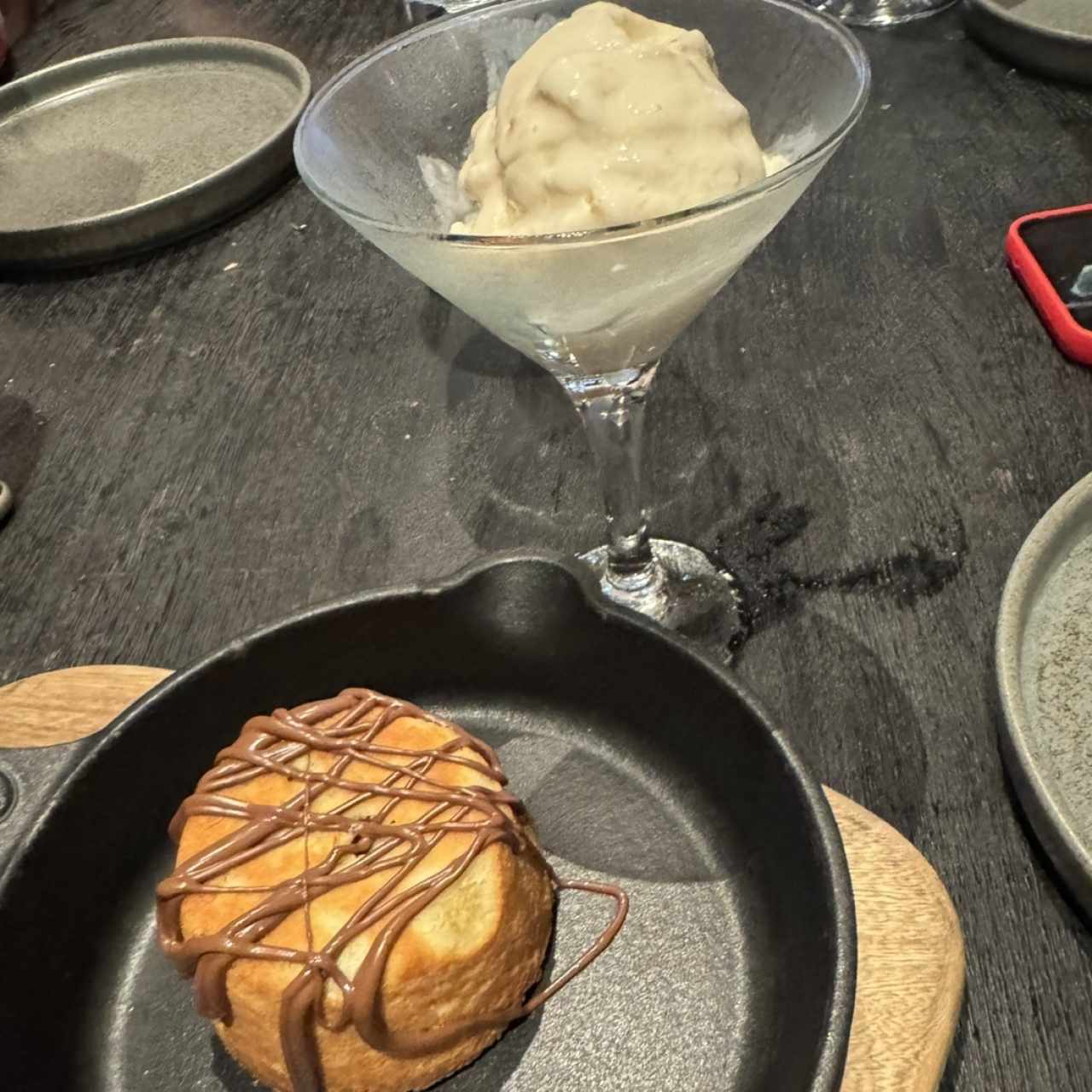 Volcan de nutella con helado de tres leches