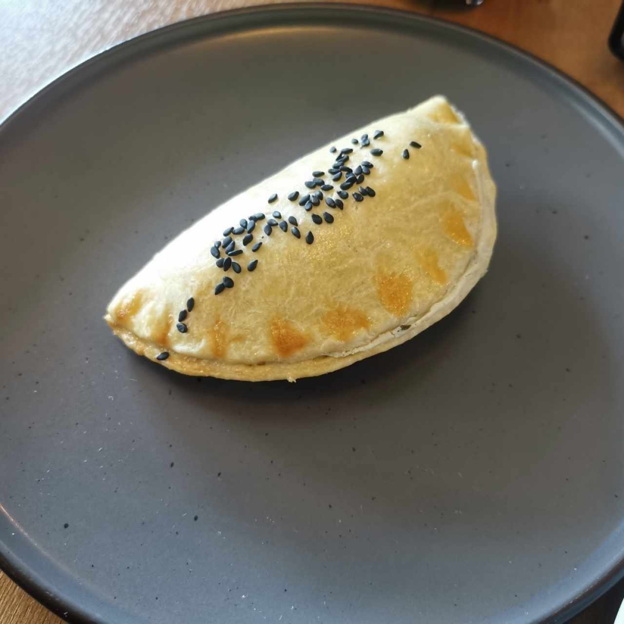 Empanada de queso con espinacas