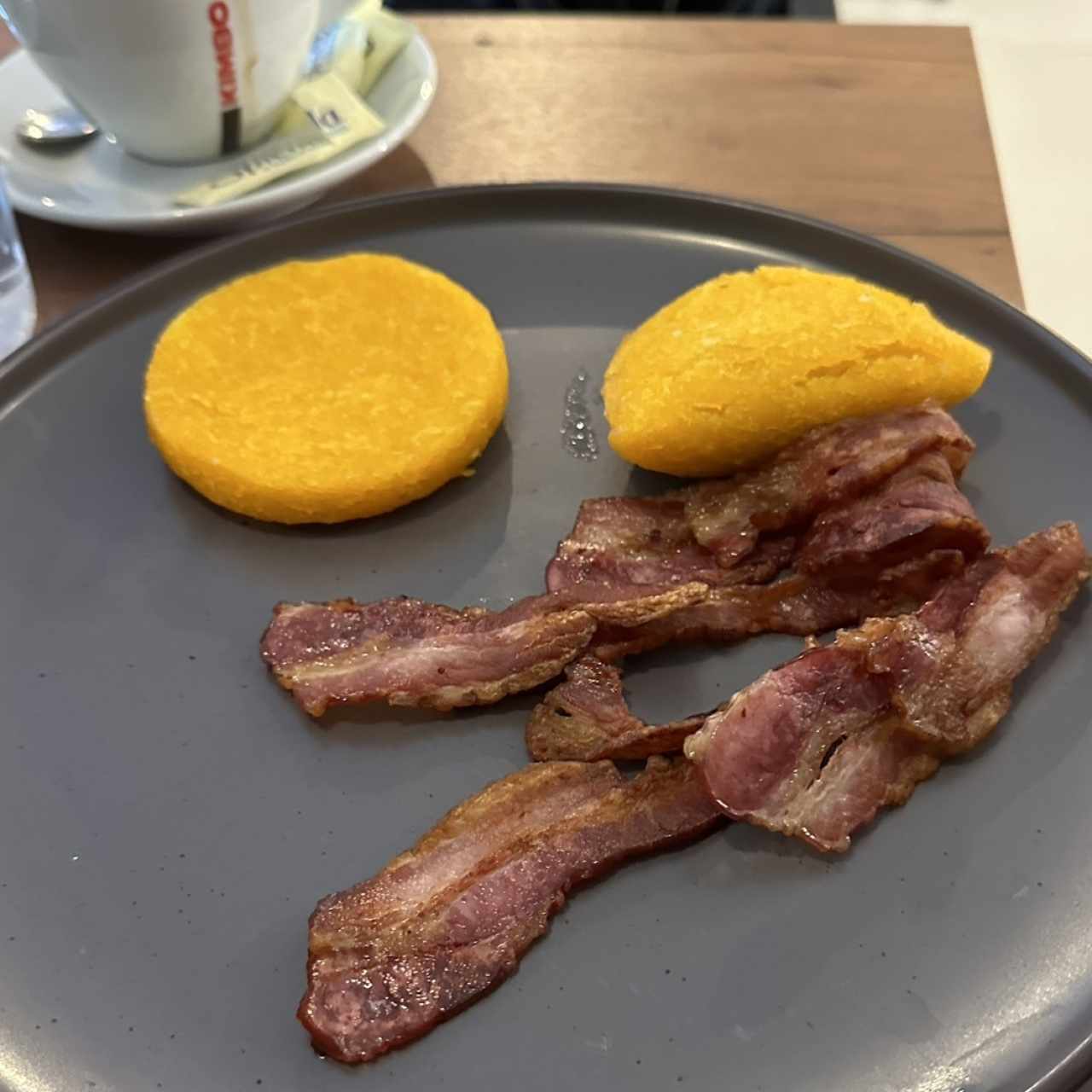 Tortilla, Empanada de Maíz Rellena de Carne y Tocino