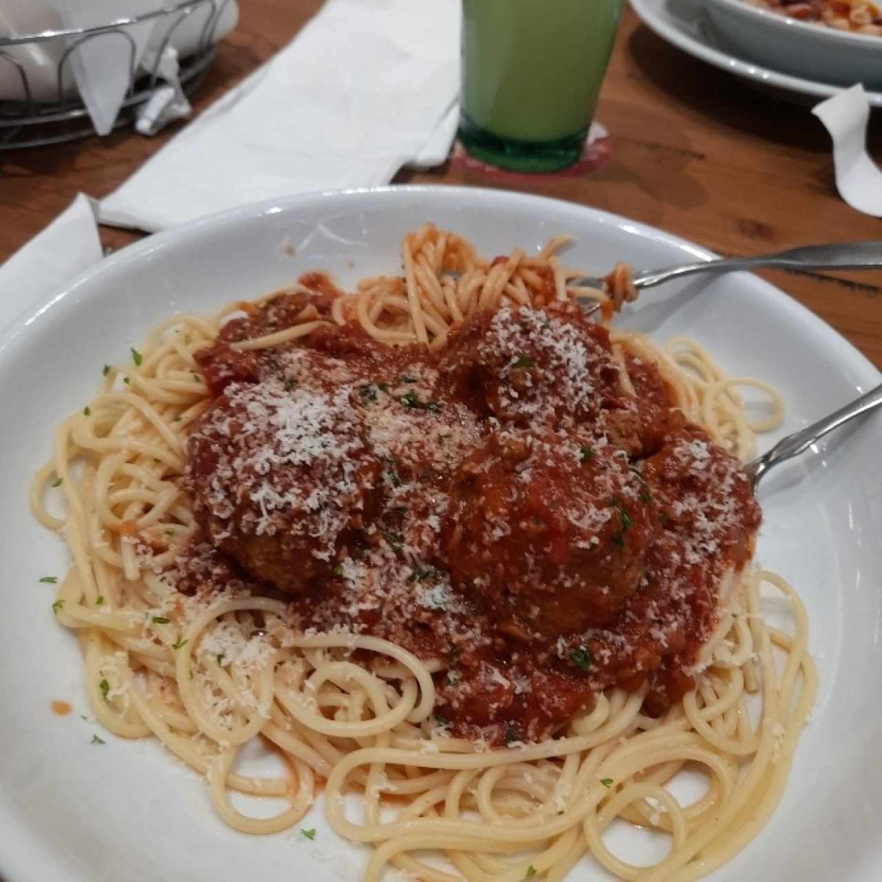 spagetti y albondigas