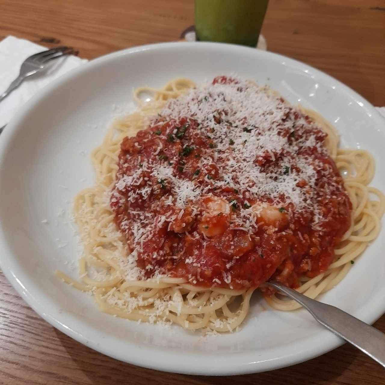 espaquetti con camarones a la boloñesa