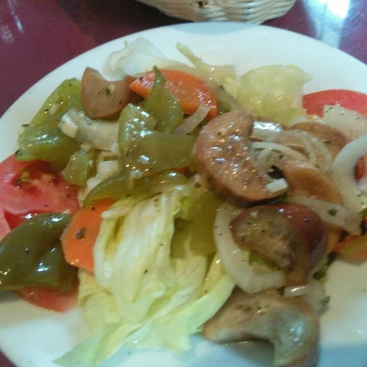 ensalada que acompaña el plato fuerte