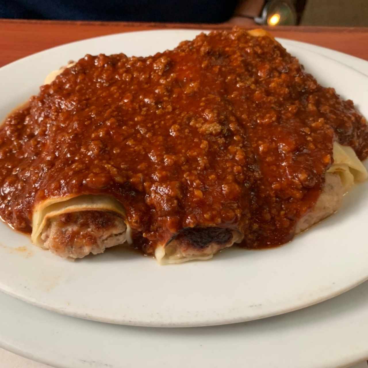 Cannelloni de Carne ,Jamón y Queso alla Bolognesa