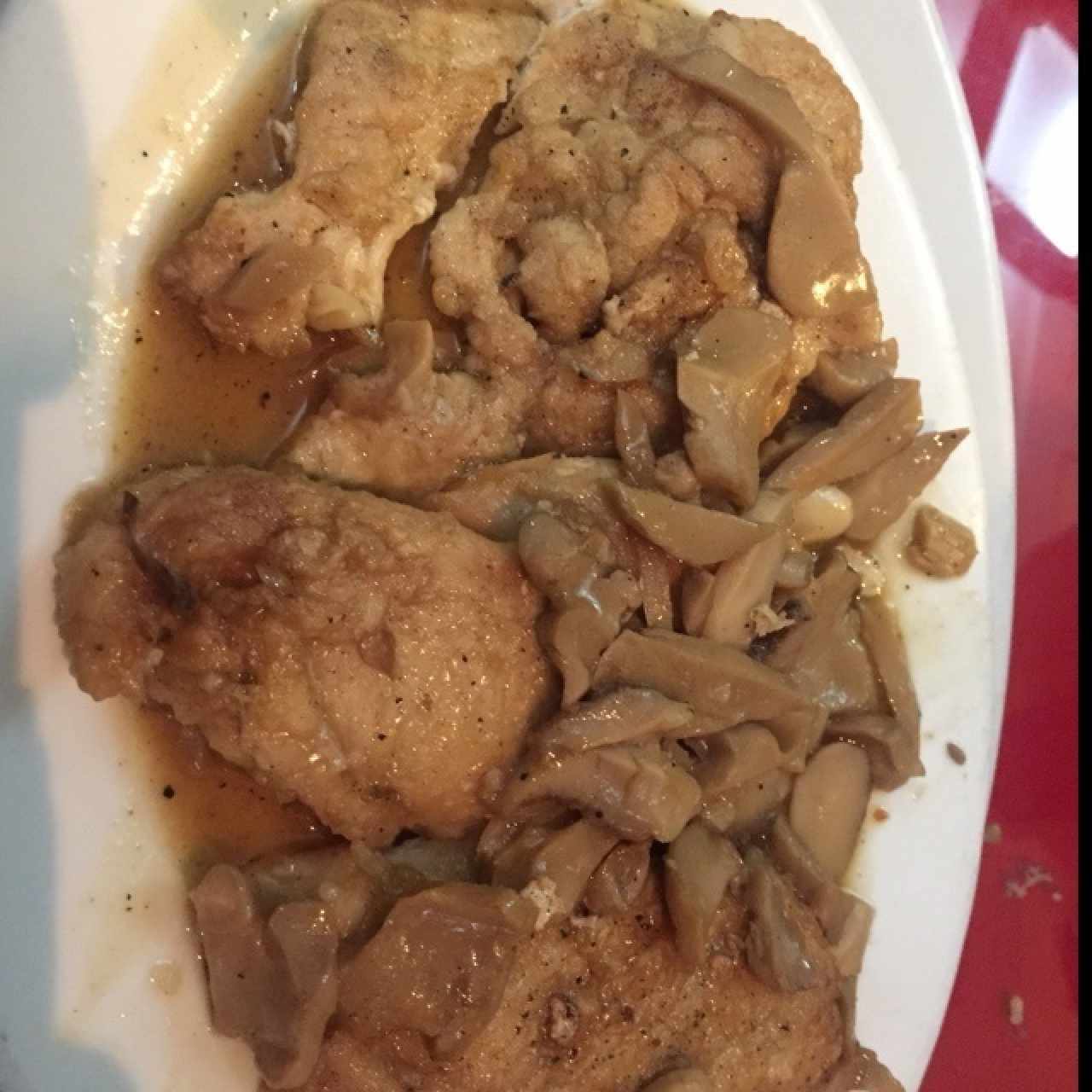 Pollo con Champiñones y vino.