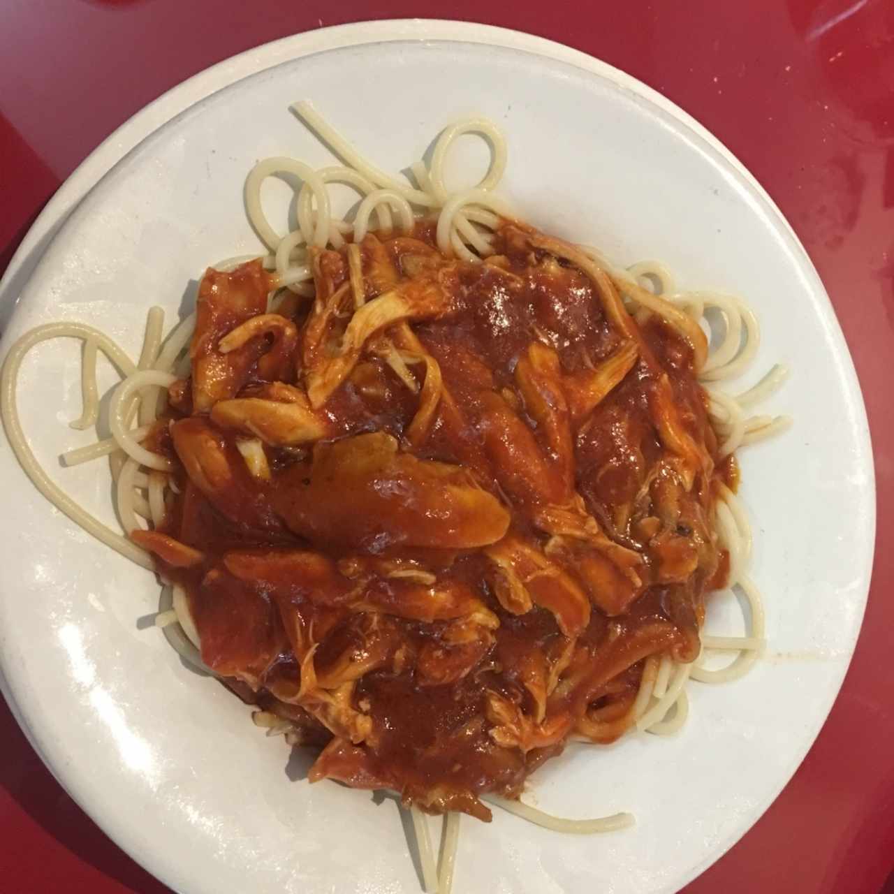 Spaguettis en salsa roja