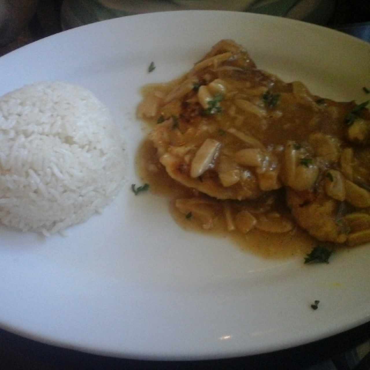 pescado al ajillo