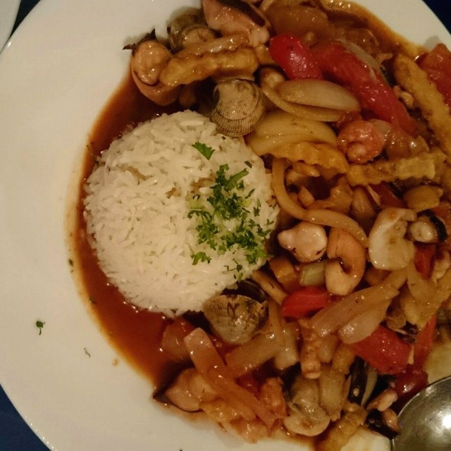 Salteado de mariscos. 